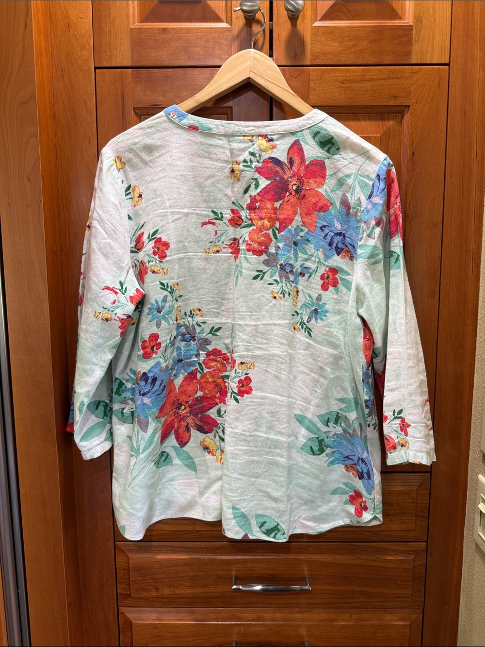 Van Heusen Women’s Linen Blend Blouse, Size Large. - Picture 2 of 7